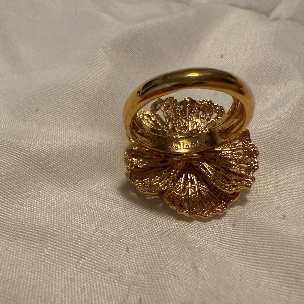 New Stella and Dot Elegant Gold Floral Ring - Picture 4 of 4